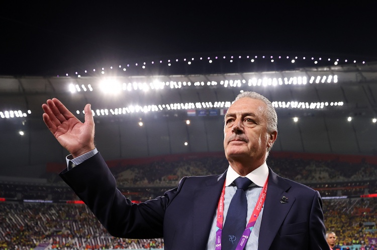 官方:哥斯达黎加主帅古斯塔沃-阿尔法罗辞职,执教成绩5胜2平4负