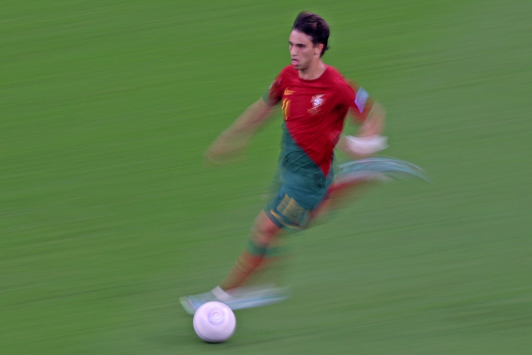 自98年世界杯以来,菲利克斯是首位对法国点球大战罚丢的球员