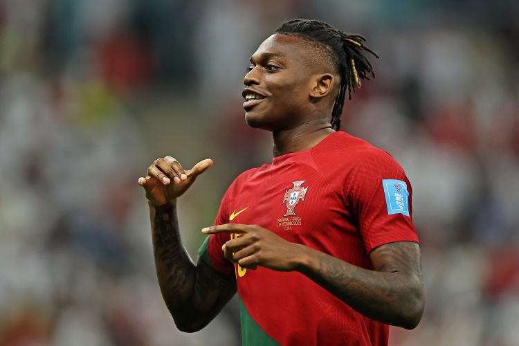 记者:莱奥可能失去主力位置,光有天赋没有决心和求胜欲是不够的