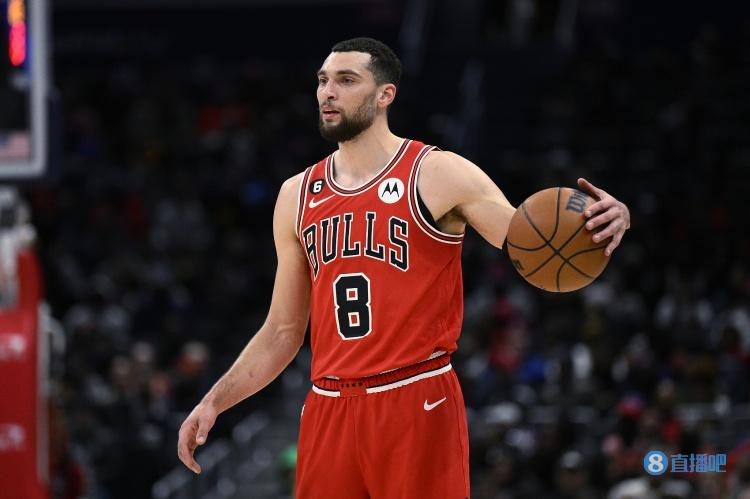 不理会&推开工作人员！队记：拉文已经向该工作人员道歉