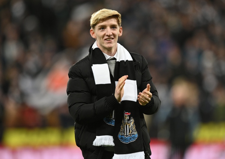 罗马诺:利物浦非常看重安东尼-戈登,今夏仍有可能运作