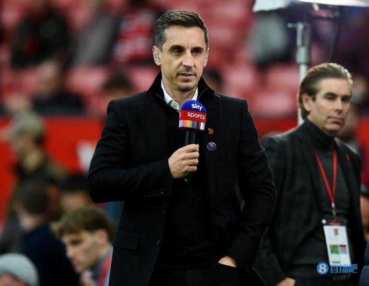 内维尔:津琴科就是个累赘,阿森纳替补席明明有可选项的