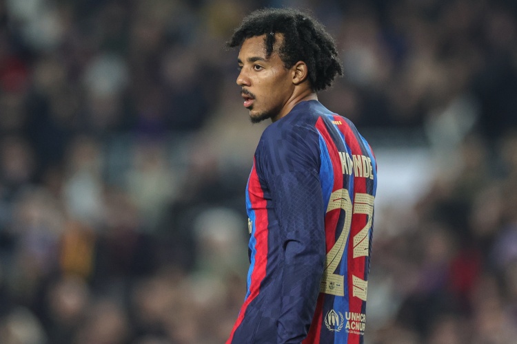 马卡报:吉达联合希望今夏引进中卫,孔德在他们的候选名单中