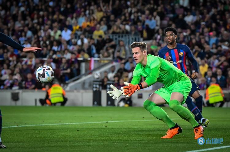 记者:有沙特球队对特尔施特根非常感兴趣,并提供了报价