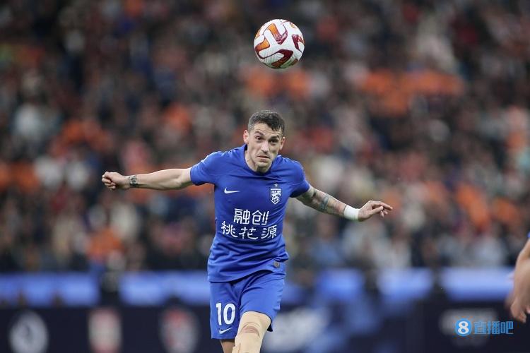 央视:斯坦丘夏窗离队+15人冬窗离队,为三镇换来4000万转会收入