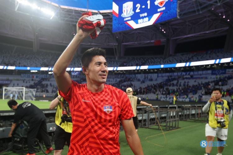 超分数线近100分，球员王伟社媒晒英语四级证书