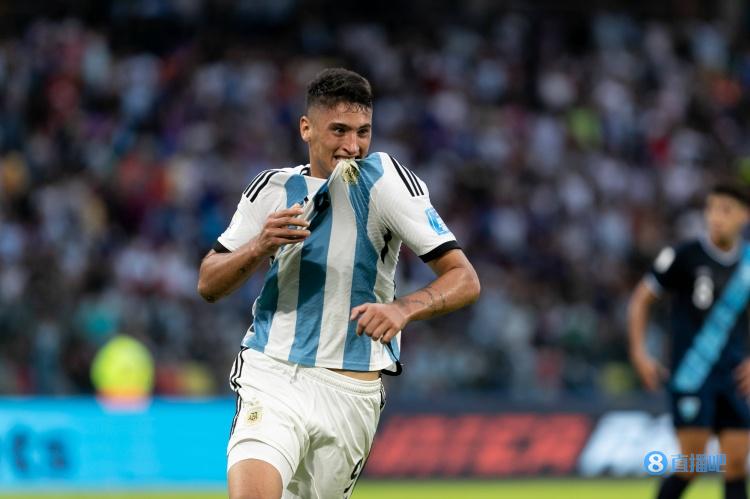 记者:佛罗伦萨尝试引进维利兹,热刺希望外租球员获得出场机会