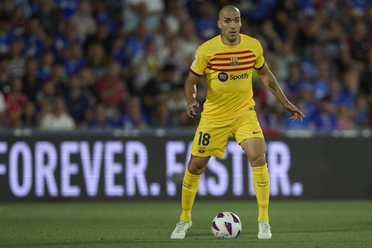 世体:罗梅乌本周一通过赫罗纳体检,交易距离完成只差官宣