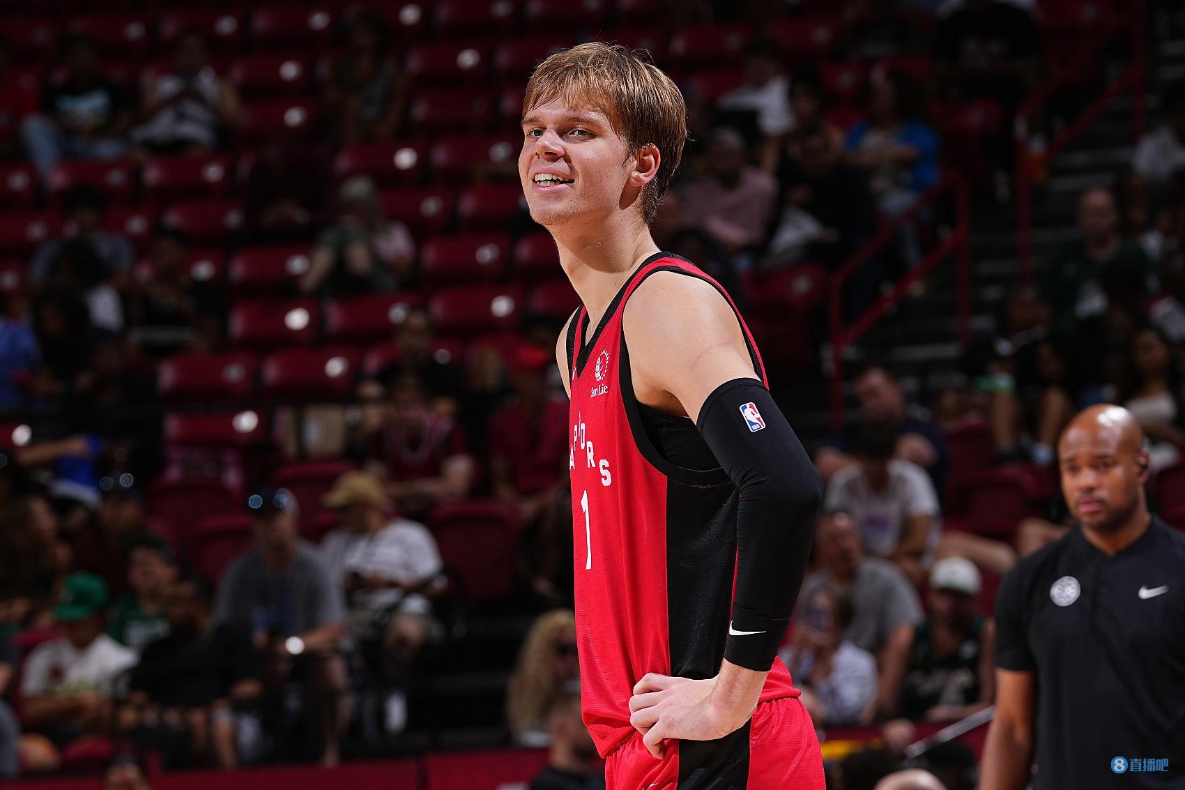 率先发力！迪克首节7中5拿到13分 三分4中2