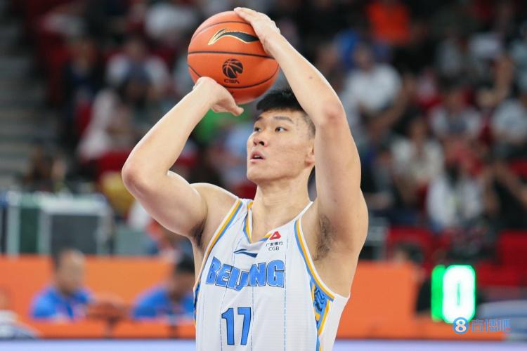 范子铭谈京粤大战吹罚：需要我们做的是更努力的把手交代干净