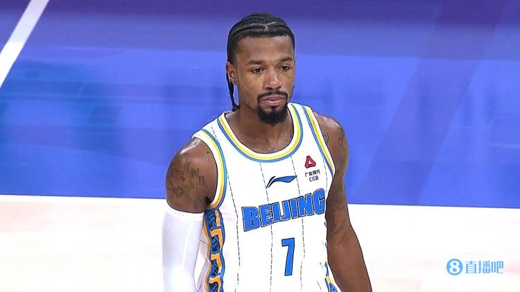 埃文斯：昨天我确实有点放下包袱的感觉 前一个月打得简直糟透了