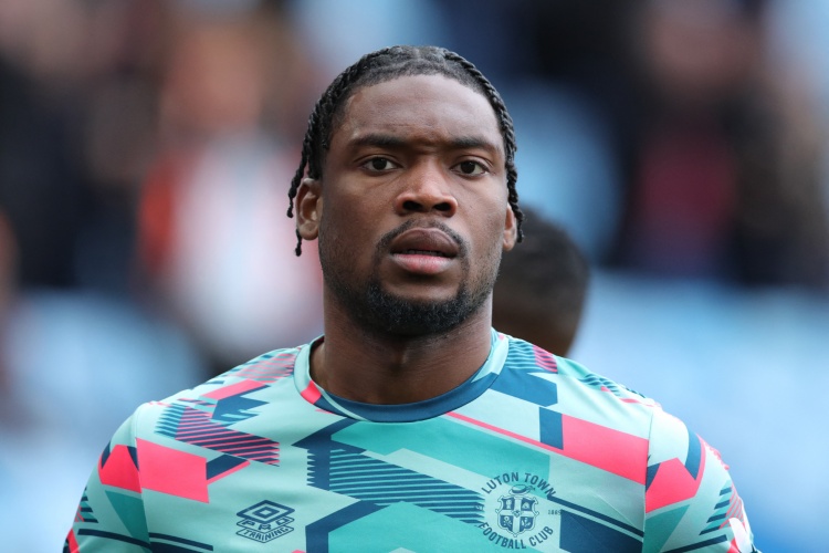 雅虎体育:富勒姆今夏至少签两名中卫,有意卢顿后卫门吉