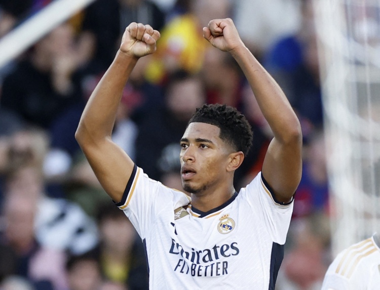 又是贝林厄姆!皇马单赛季两次补时绝杀巴萨,历史首次