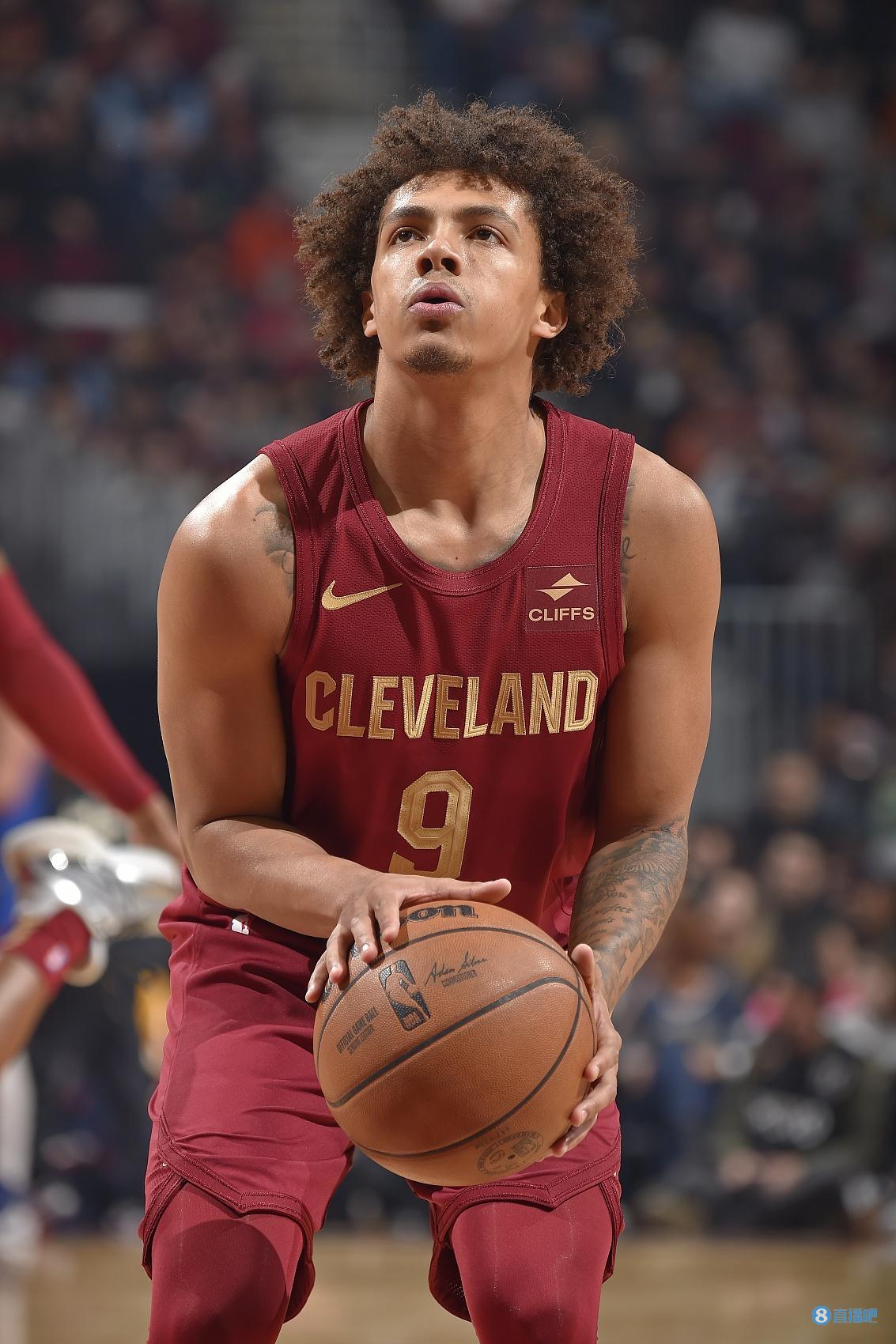 板凳奇兵!克雷格-波特替补出战25分钟10中7砍下21分4篮板4助攻