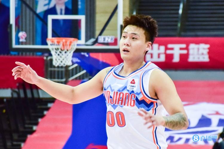 媒体人：赵睿可能遭遇腓骨轻微骨裂 最终伤情公布以俱乐部为准