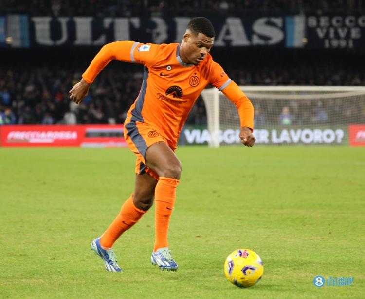 意媒:国米对续约邓弗里斯感到悲观,球员可能夏窗转会曼联或拜仁