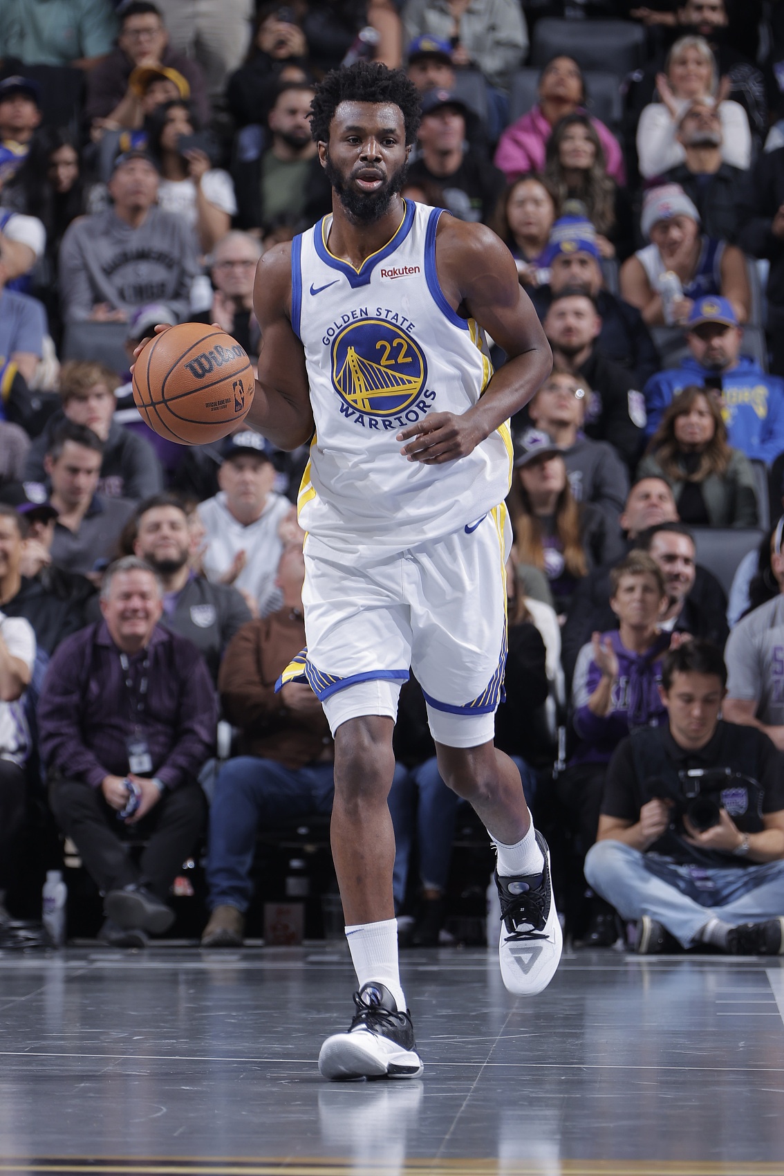 摔碎保温杯！维金斯17中8砍23分6板2帽 暴扣封盖应有尽有