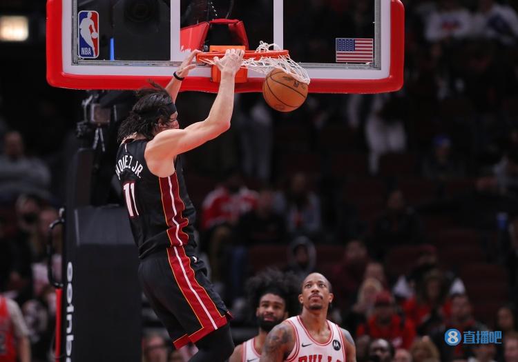 热记：球队新秀小海梅-哈克斯将参加扣篮大赛！