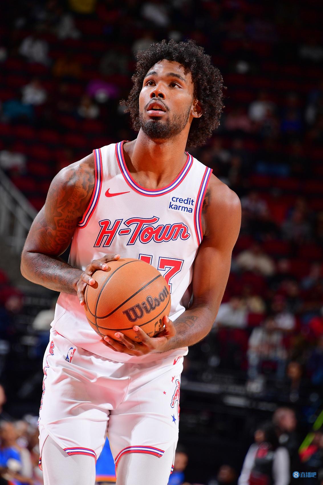 打得真不错！伊森半场4投全中拿到9分5篮板2抢断