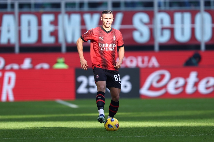 意媒:米兰和西米奇的续约谈判仍未取得进展,费耶诺德有意球员