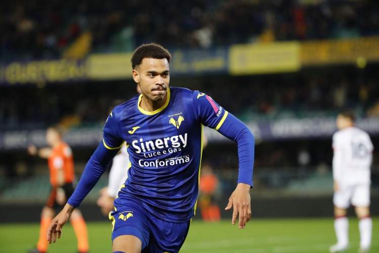 迪马济奥:拉齐奥希望租借前锋恩贡格,今年1月才加盟那不勒斯