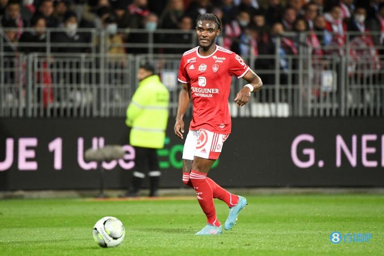 米体:布拉西耶渴望加盟米兰,他希望布雷斯特降低1500万欧的要价