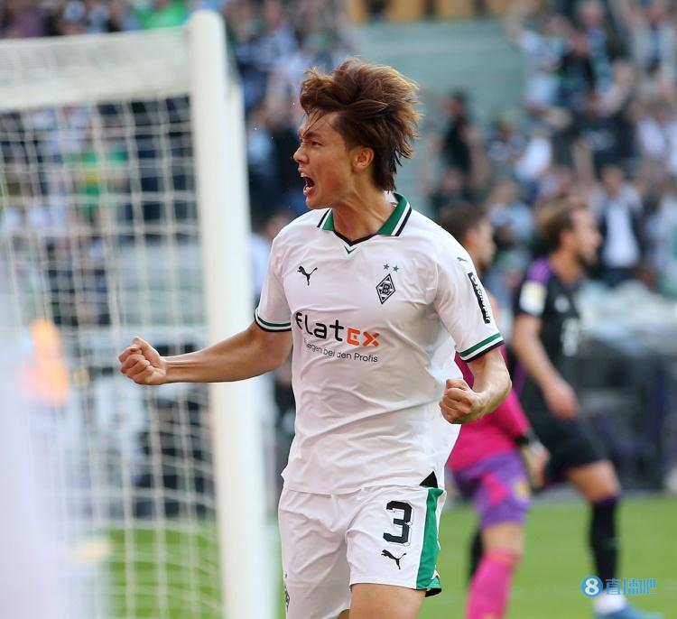 记者:板仓滉的解约金条款为1000万到1500万欧,热刺有意引进他