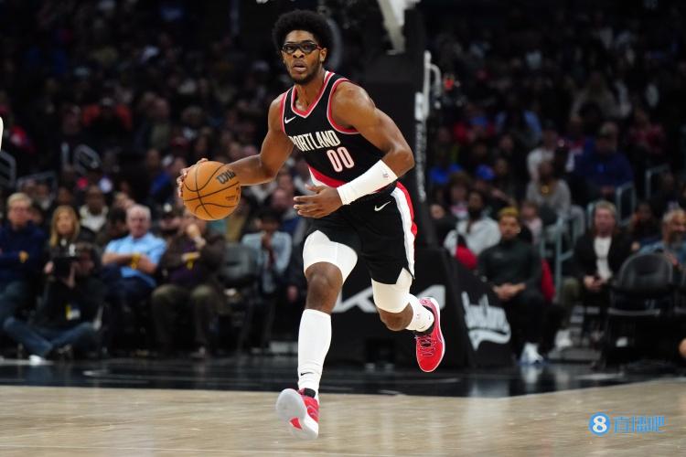 基德:亨德森球商很高 他能给防守施加很多压力