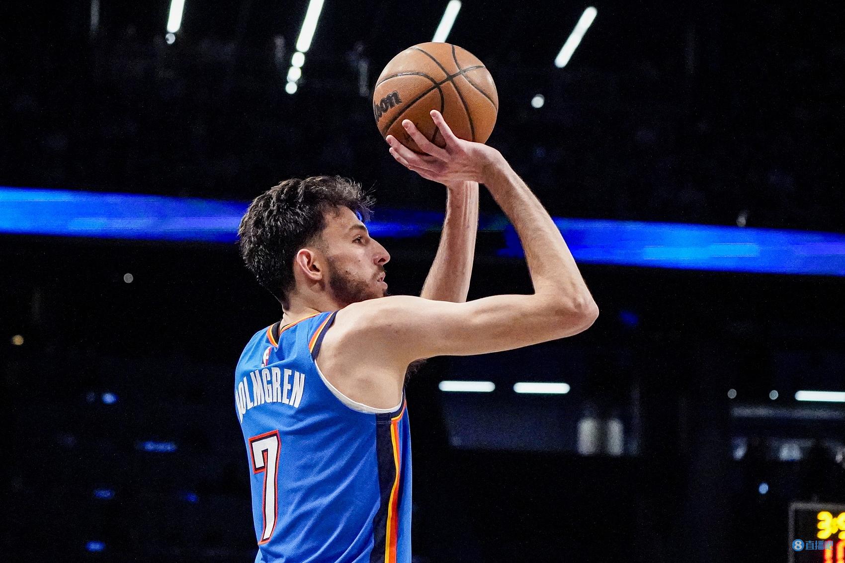 中规中矩！霍姆格伦半场7中4拿到9分4板