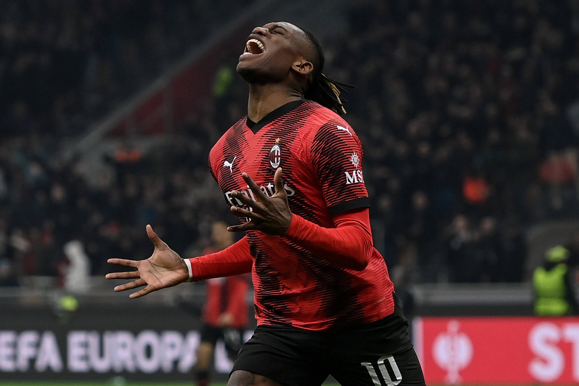 隆戈:莱奥和普利西奇都正常参加了米兰训练,可以出战恩波利