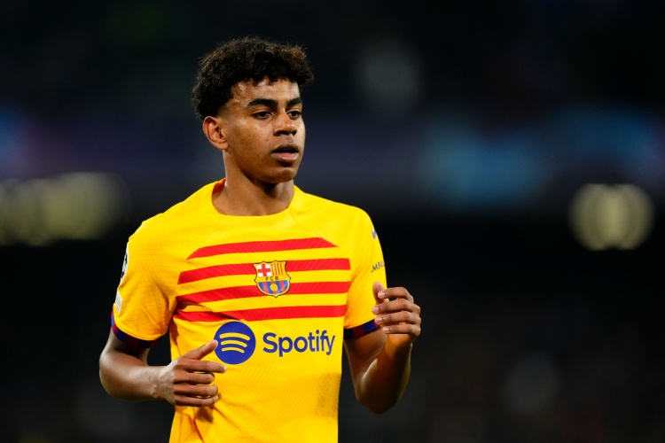 世体:亚马尔和弗兰-托雷斯都恢复参加了巴萨的合练