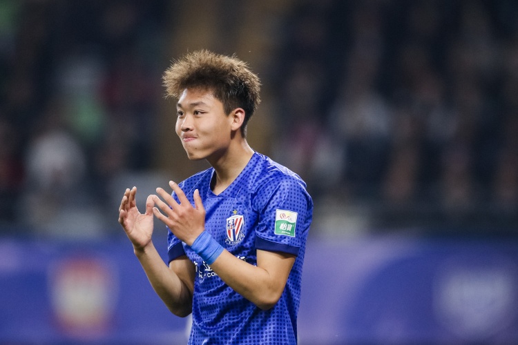 记者:出场时间超过蒋圣龙朱辰杰,金顺凯堪称本赛季申花最大发现