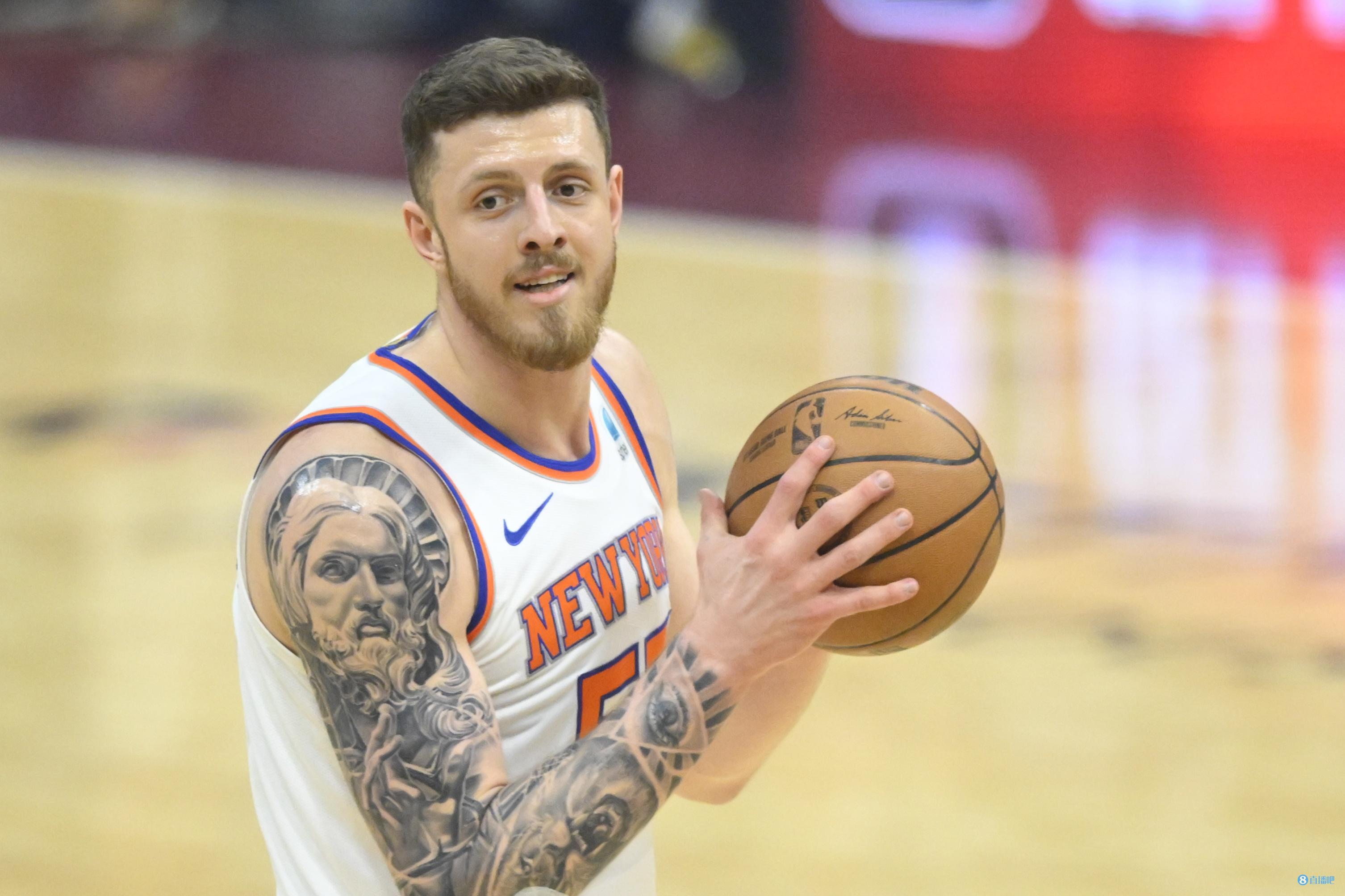 哈滕:我们在防守端非常专注 必须确保能够赢球