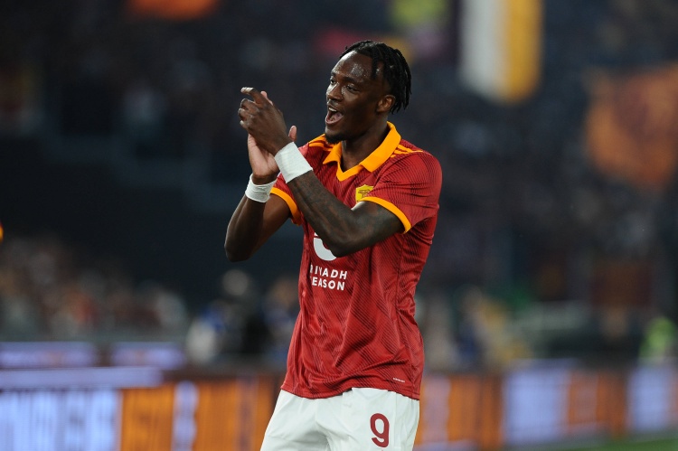 意媒:亚特兰大考虑引进亚伯拉罕替代斯卡马卡,但球员更想去米兰