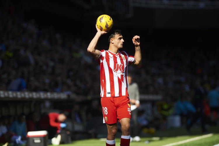 全市场:国米和米兰有意阿尔梅里亚右边后卫普比尔,身价2000万欧