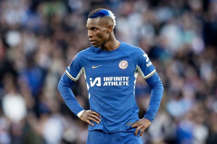 记者:切尔西已和纽卡讨论了将杰克逊加入伊萨克的交易