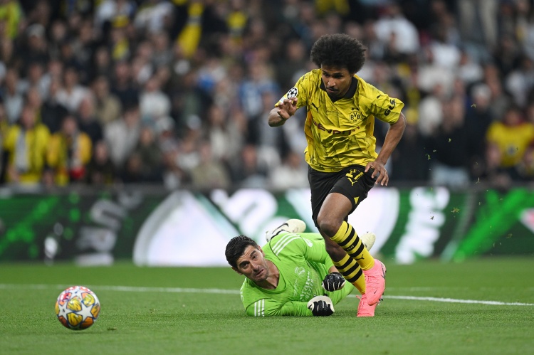 沙欣谈阿德耶米转会传闻:不是每个谣言我都回应,他知道我的看法