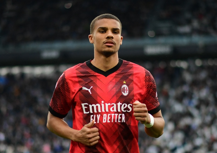 记者:AC米兰愿听取对佳夫的报价,但价格不会低于3000万欧