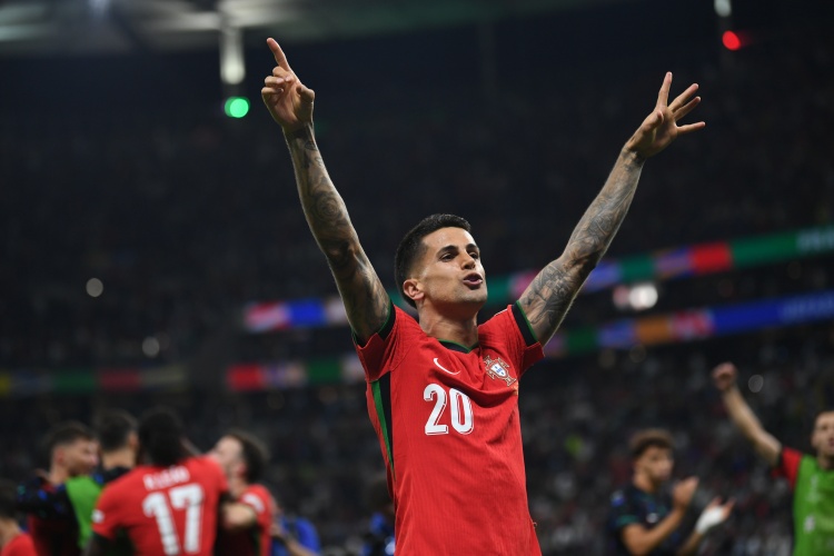 迪马:布坎南受伤后国米一度考虑引进坎塞洛,因成本过高最终放弃