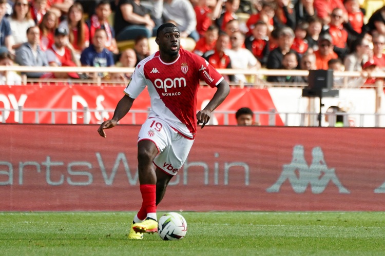 记者:摩纳哥降低了对福法纳3500万欧元的转会费要价