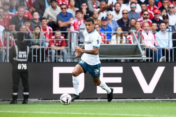 德泽尔比称赞青木:表现可谓出类拔萃,很高兴看到他进球