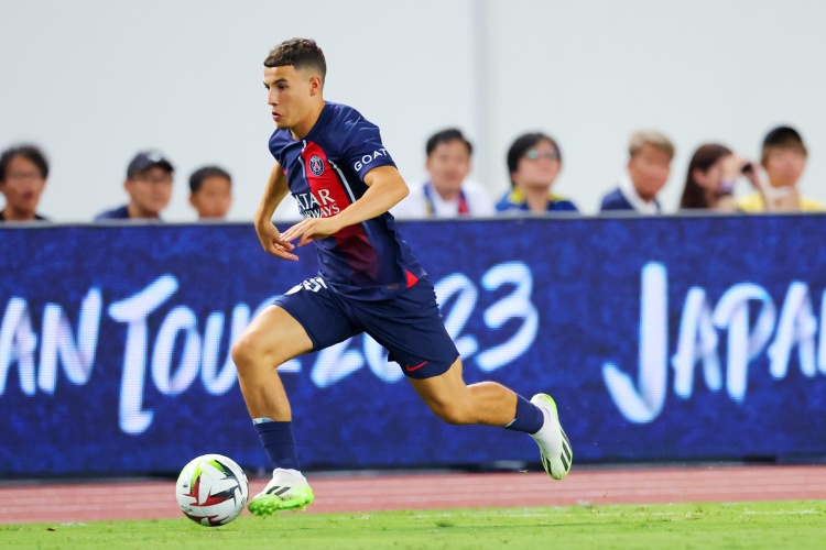 法媒:布拉加有意巴黎中场哈尔比,若出售巴黎或保留回购条款