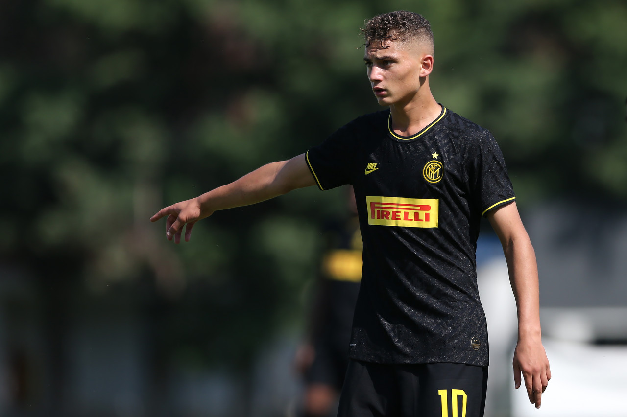 官方:恩波利先租后买国米22岁前锋塞巴斯蒂安-埃斯波西托